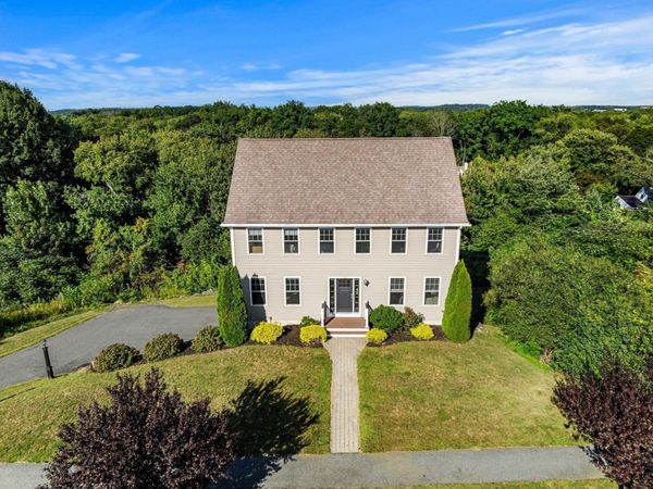 22 Overlook Dr, Danvers, MA 01923