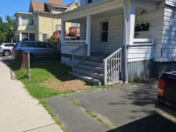 335 Oakland St, Springfield, MA 01108