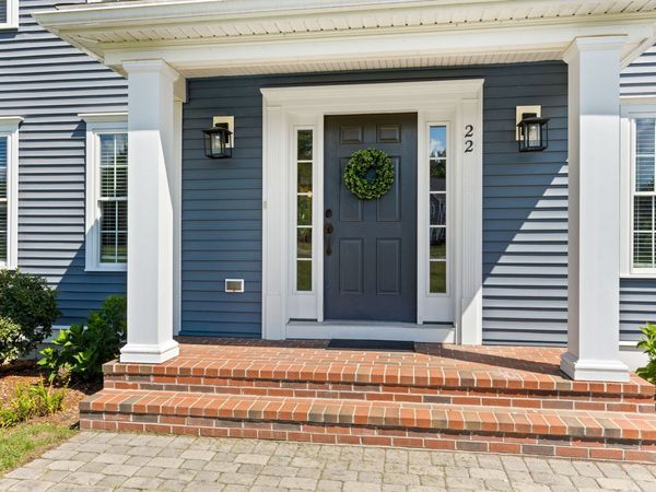 22 Whitmarsh Ln, East Bridgewater, MA 02333