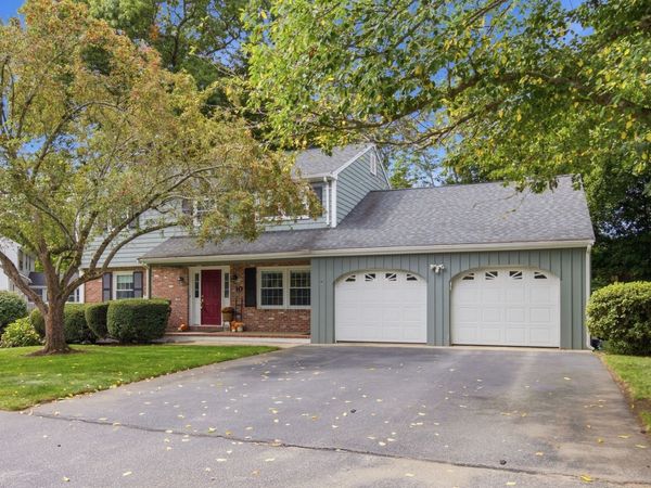 10 Red Gate Ln, Reading, MA 01867