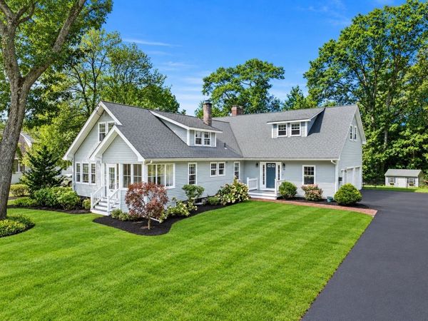 93 Abbot St, Andover, MA 01810