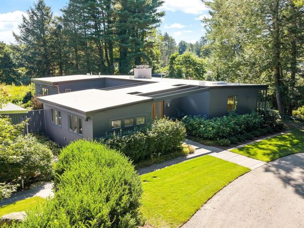 240 Concord Rd, Lincoln, MA 01773
