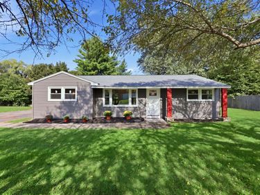 243 Shady Brook Ln, Springfield, MA 01118