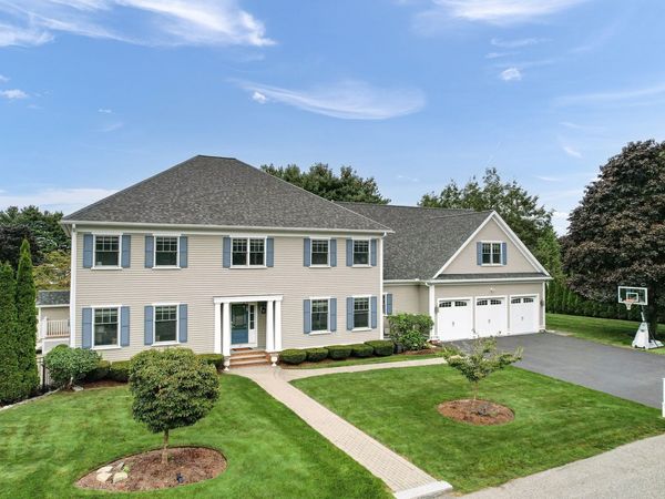 37 Mayflower Road, Winchester, MA 01890