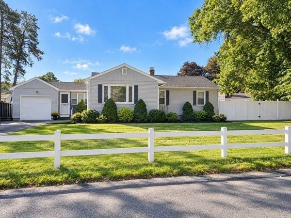709 North Branch Pkwy, Springfield, MA 01119