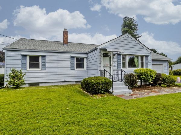 41 Dartmouth St, Agawam, MA 01001