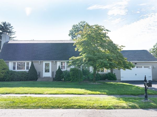 67 Kittredge Dr, Westfield, MA 01085