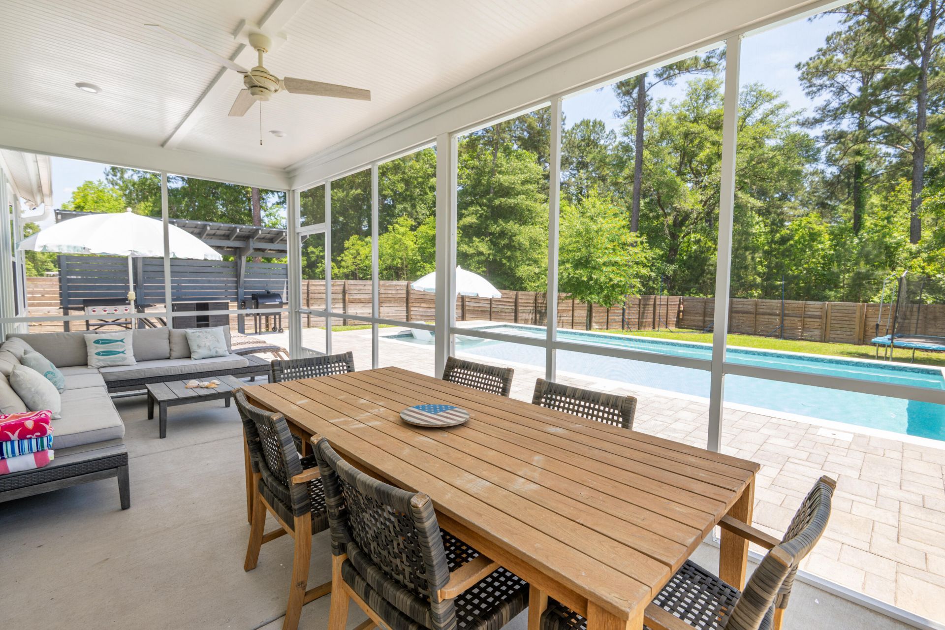 1055 Harriman Lane Photo 37
