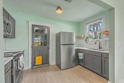 2120 Victory Avenue photo 4
