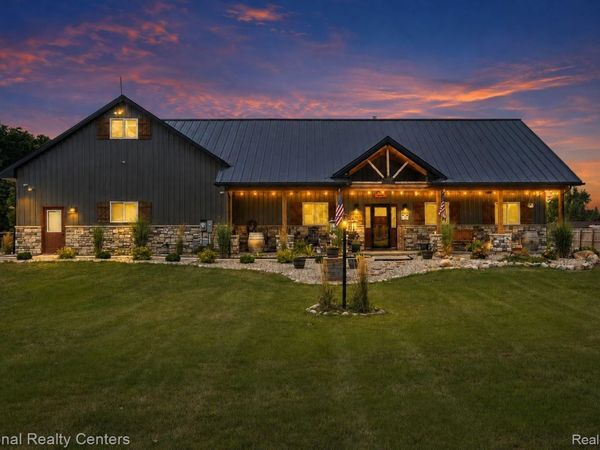 831 N Hadley Road, Brandon Township, Mi 48462