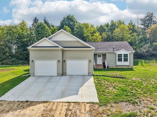 2083 Creekwood Court, Mundy Township, Mi 48439