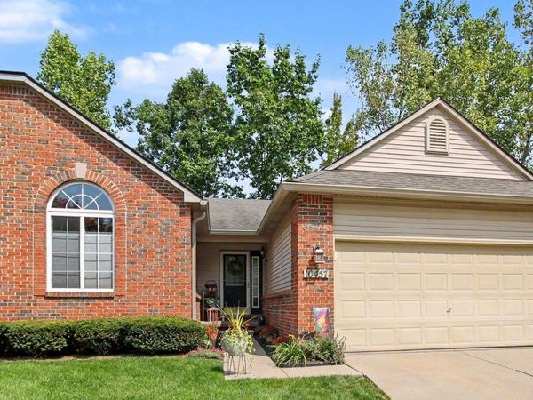 10457 Woodcliff Court, Unit 51, Hartland Township, Mi 48353