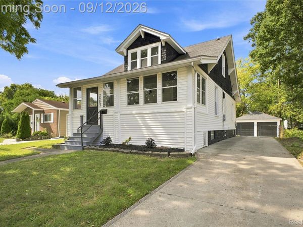26657 Parkington Street, Roseville, Mi 48066