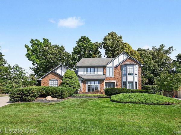 39052 Plumbrook Drive , Farmington Hills, Mi 48331