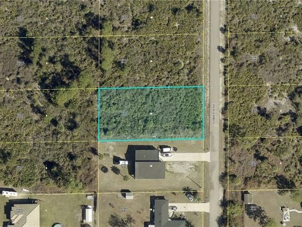 1215 Poinsettia AVE , LEHIGH ACRES, FL 33972