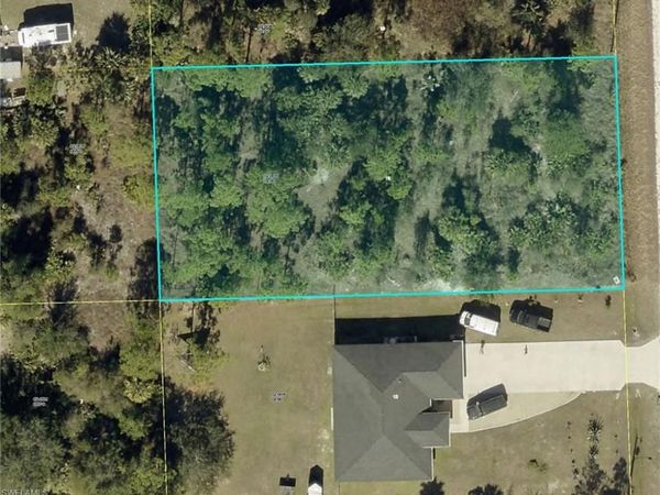 813 8th AVE , LEHIGH ACRES, FL 33972