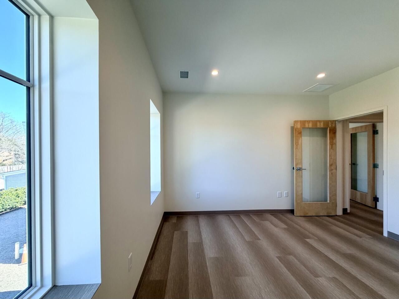 814 Johnnie Dodds Boulevard  Photo 30