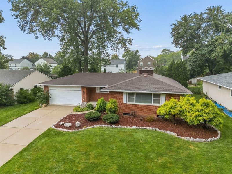 2801 Maplewood Drive, Columbus, OH 43231 Photo 1