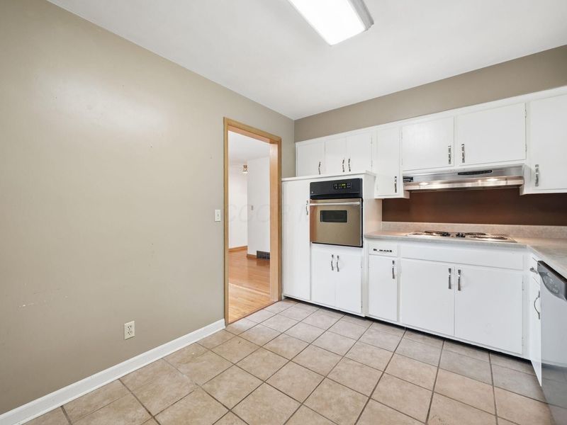 2801 Maplewood Drive, Columbus, OH 43231 Photo 11