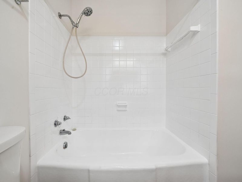 2801 Maplewood Drive, Columbus, OH 43231 Photo 22