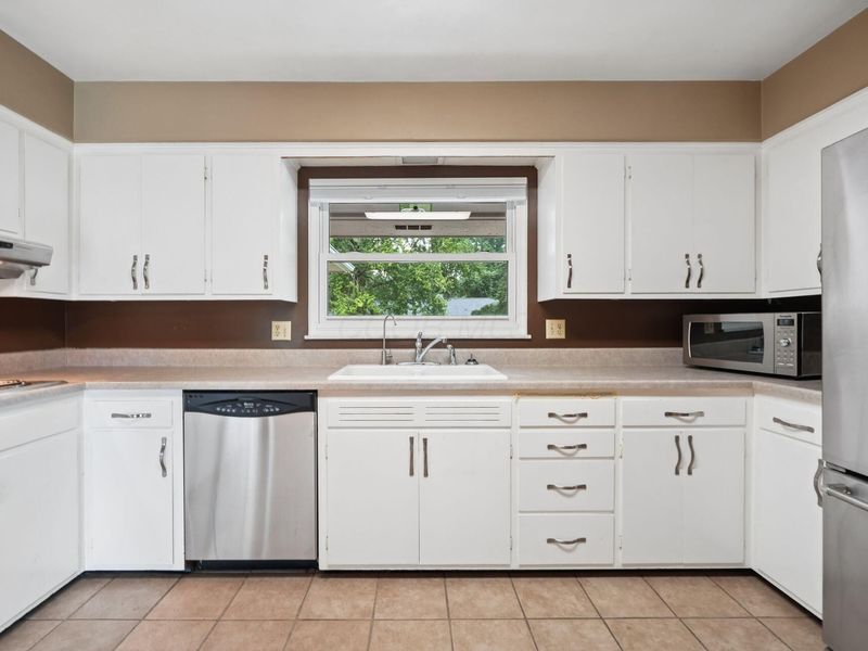 2801 Maplewood Drive, Columbus, OH 43231 Photo 9