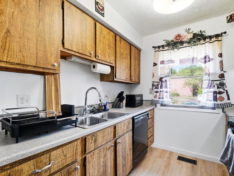 5638 Great Woods Boulevard, Columbus, OH 43231 Photo 11