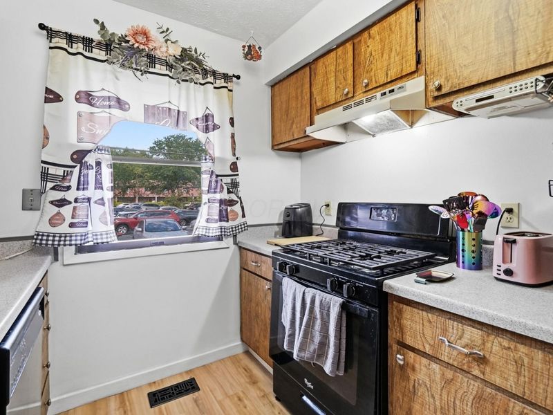 5638 Great Woods Boulevard, Columbus, OH 43231 Photo 12