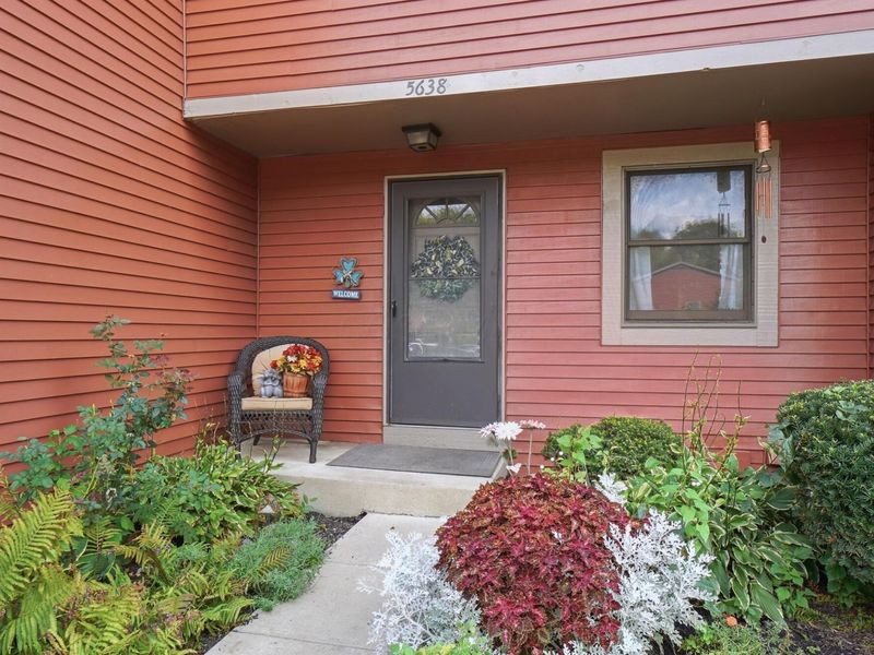 5638 Great Woods Boulevard, Columbus, OH 43231 Photo 3