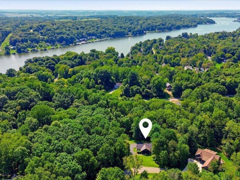 645 Floral Valley Drive W, Howard, OH 43028 Photo 2
