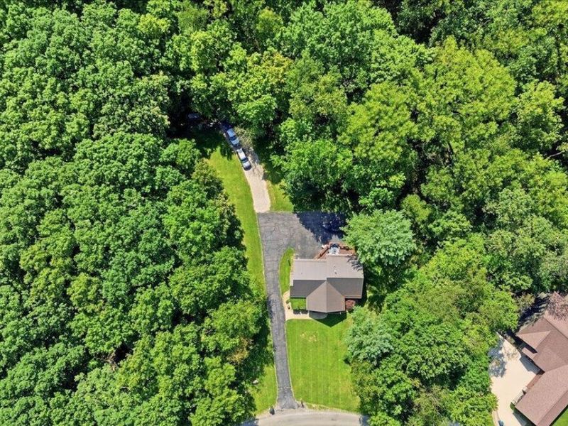 645 Floral Valley Drive W, Howard, OH 43028 Photo 3