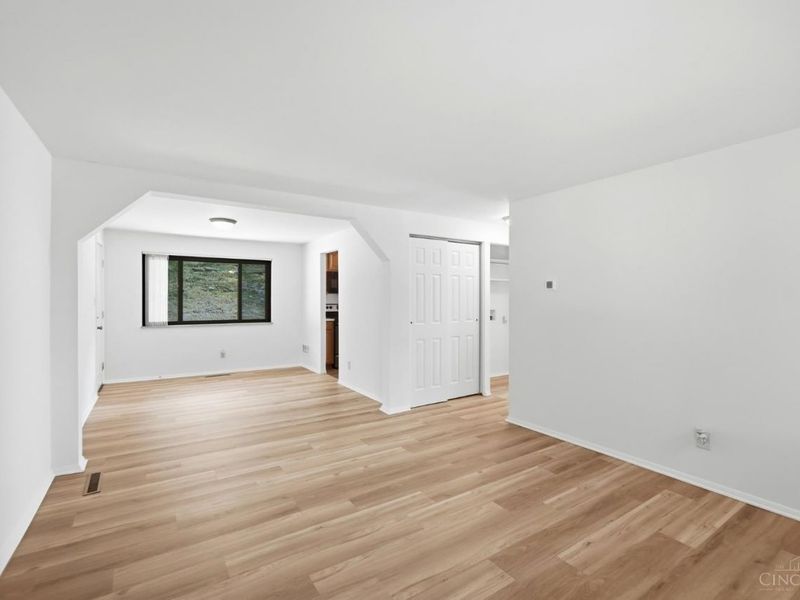 1034 Terrytown Court, Springdale, OH 45246 Photo 4