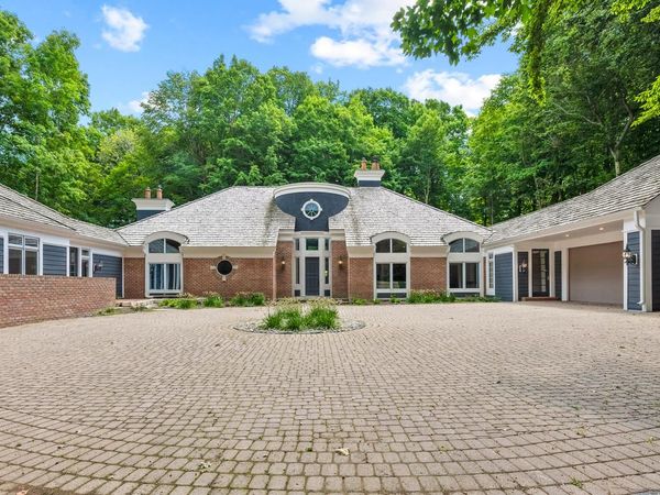 889 Horns Corners ROAD, Cedarburg, WI 53012