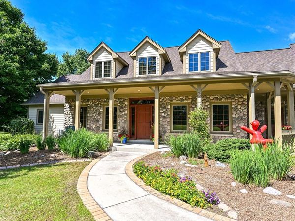8510 W Hawthorne ROAD, Mequon, WI 53097