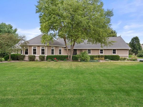 S29W30880 Wild Berry LANE, Waukesha, WI 53188