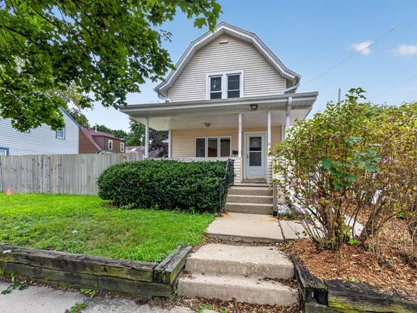 313 E Laflin AVENUE, Waukesha, WI 53186