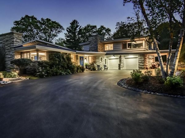 7769 N Club CIRCLE, Fox Point, WI 53217