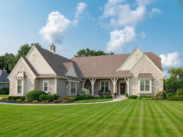 232 Four Winds COURT, Hartland, WI 53029