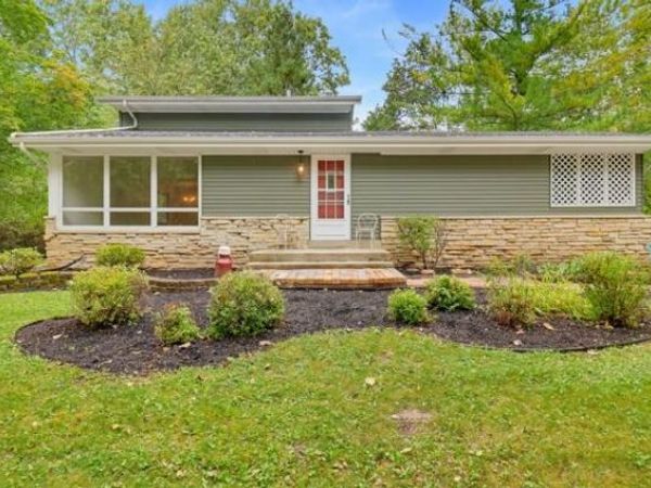 4108 W Glenwood DRIVE, Franklin, WI 53132