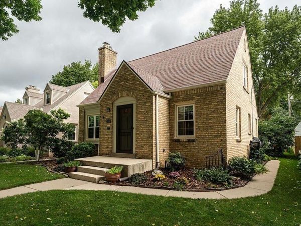 2416 S 79th STREET, West Allis, WI 53219