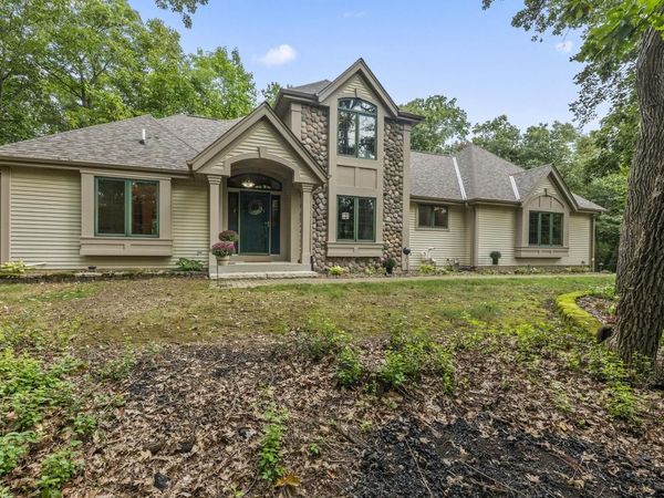 3515 Broken Bow TRAIL, Delafield, WI 53018