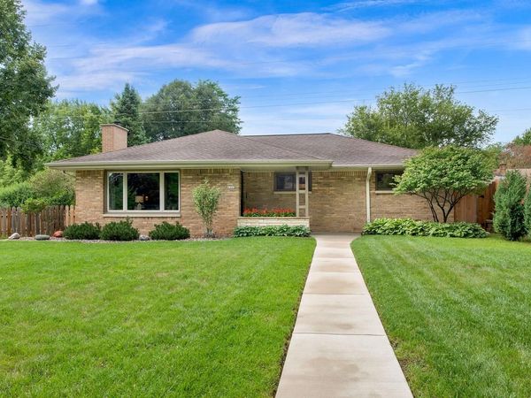 1305 N 119th STREET, Wauwatosa, WI 53226