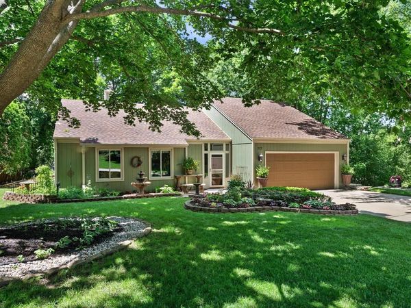 717 Mansfield CIRCLE, Hartland, WI 53029