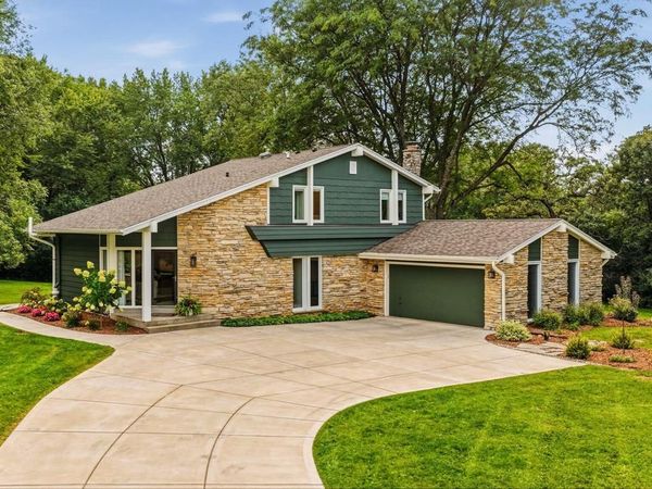 N9W31083 Concord COURT, Delafield, WI 53018