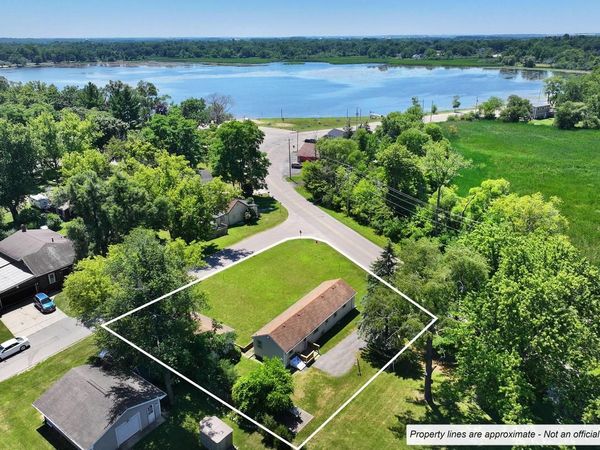 N1480 Orchid DRIVE, Genoa City, WI 53128
