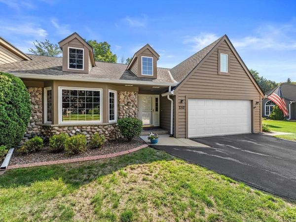 7312 S 77th STREET, Franklin, WI 53132
