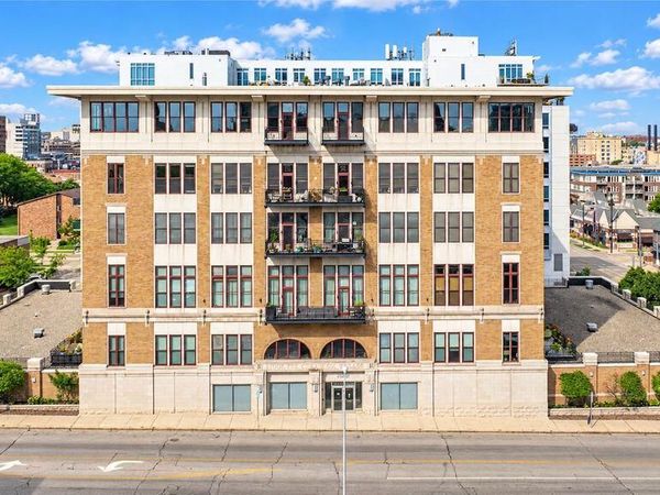 1325 N Van Buren STREET, Unit 601, Milwaukee, WI 53202