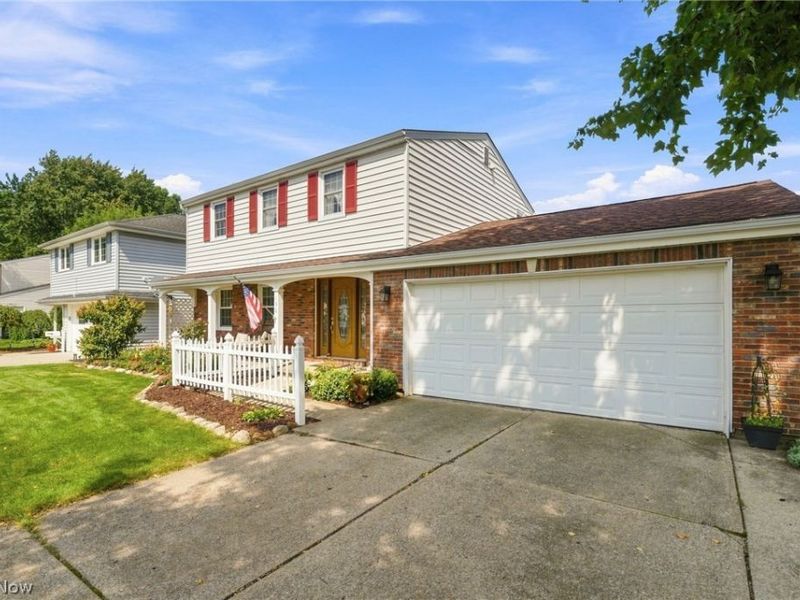 136 Illinois Circle, Elyria, OH 44035 Photo 2