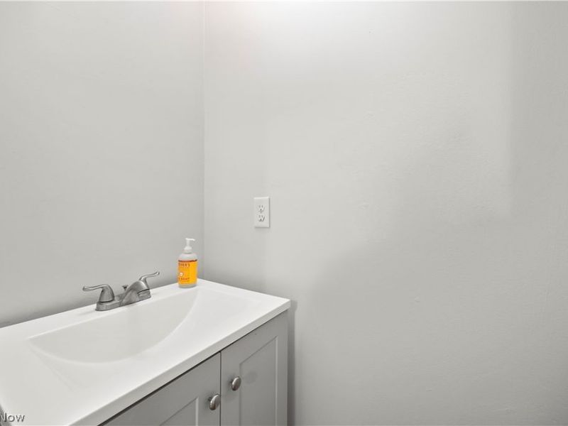 6199 E Meadow Farm Lane, Lorain, OH 44053 Photo 17