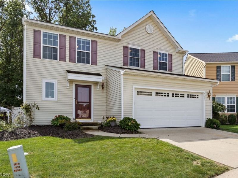 6199 E Meadow Farm Lane, Lorain, OH 44053 Photo 2