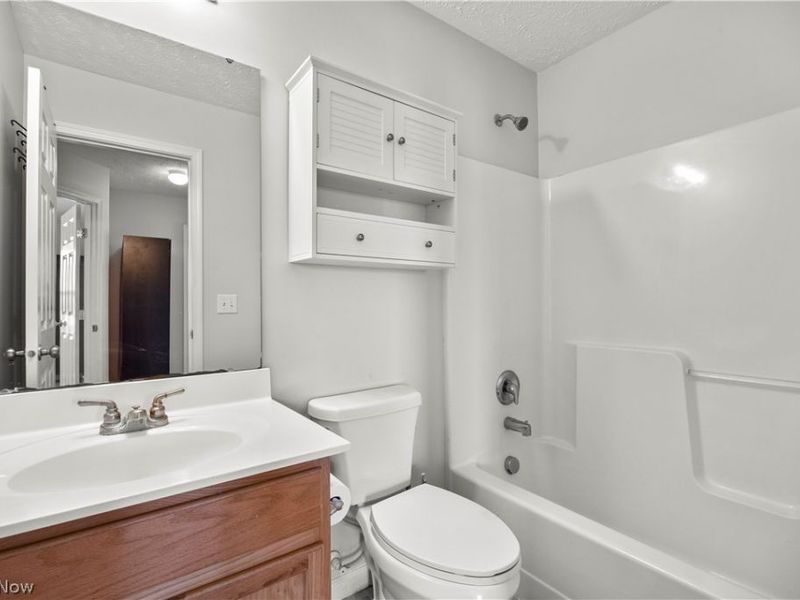 6199 E Meadow Farm Lane, Lorain, OH 44053 Photo 25